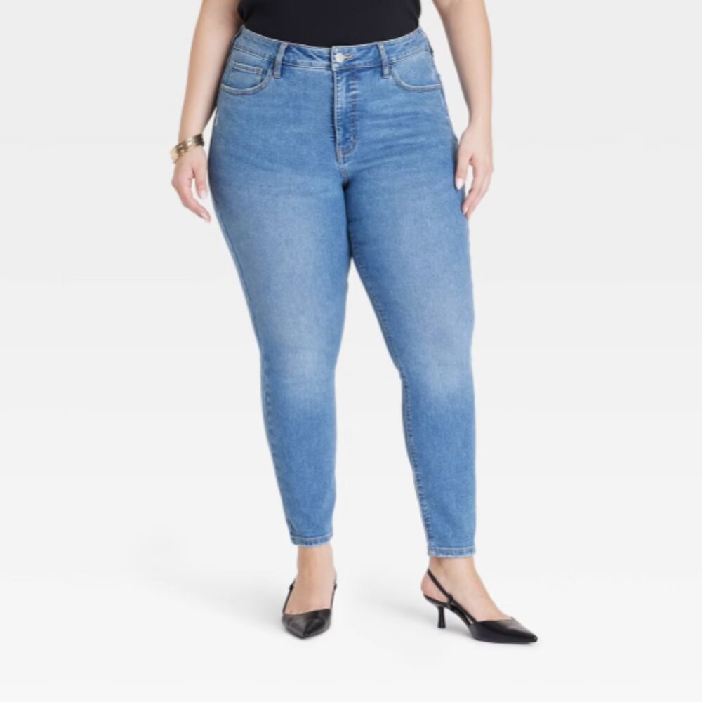 Update your off-duty wardrobe with these High-Rise Skinny Jeans from Ava & Viv™.